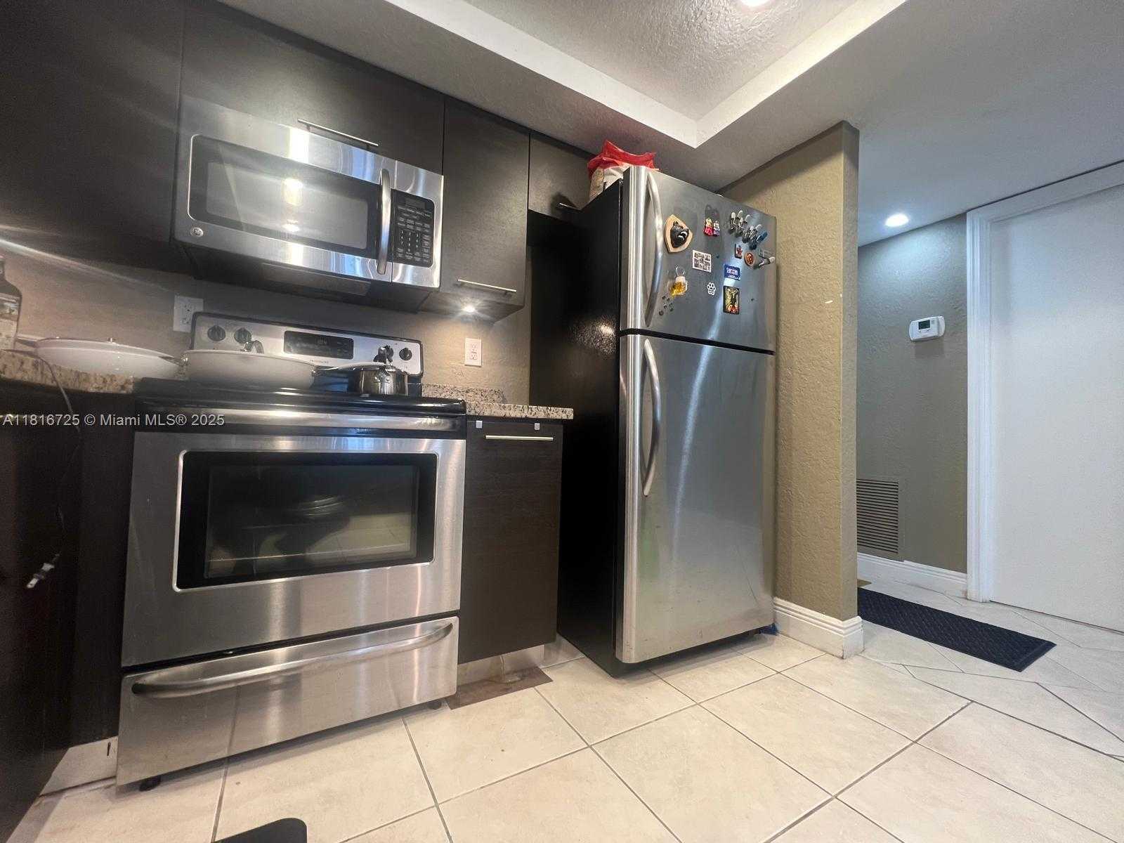 Small Image of 18051 BISCAYNE BLVD #1403, Aventura Number 32