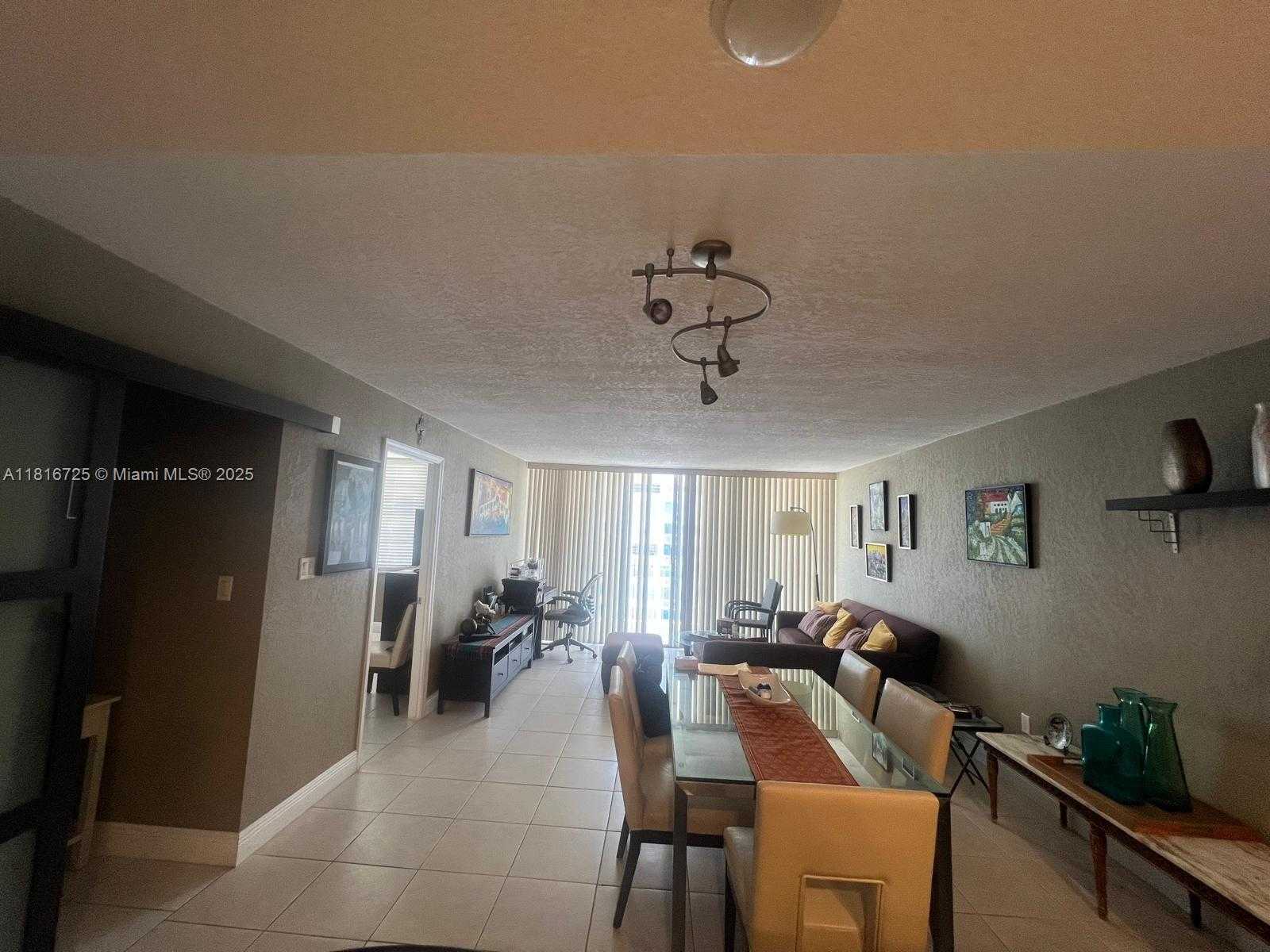 Small Image of 18051 BISCAYNE BLVD #1403, Aventura Number 37