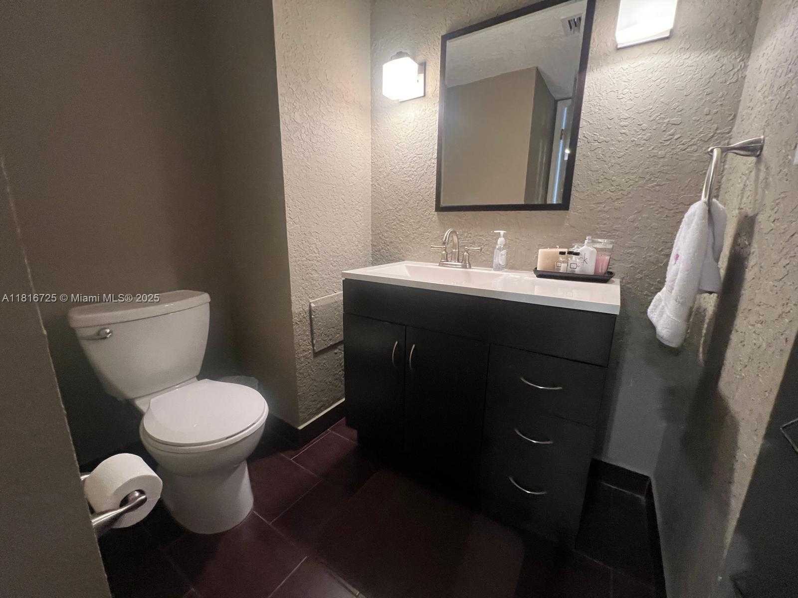 Small Image of 18051 BISCAYNE BLVD #1403, Aventura Number 38