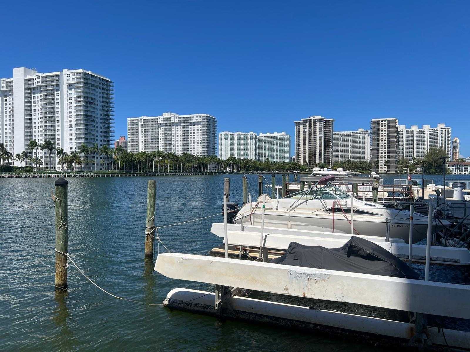 Small Image of 18051 BISCAYNE BLVD #1403, Aventura Number 47