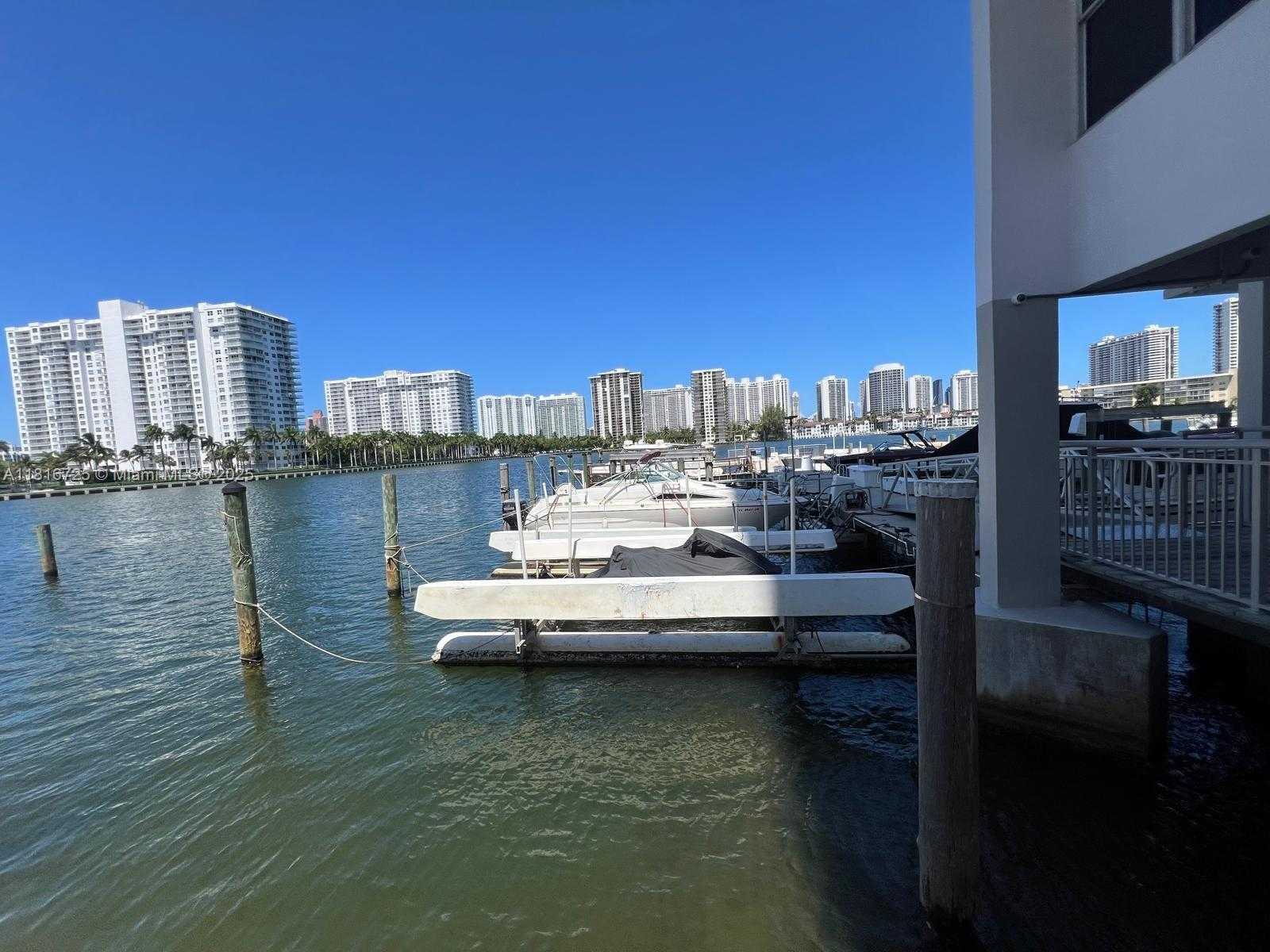 Small Image of 18051 BISCAYNE BLVD #1403, Aventura Number 49