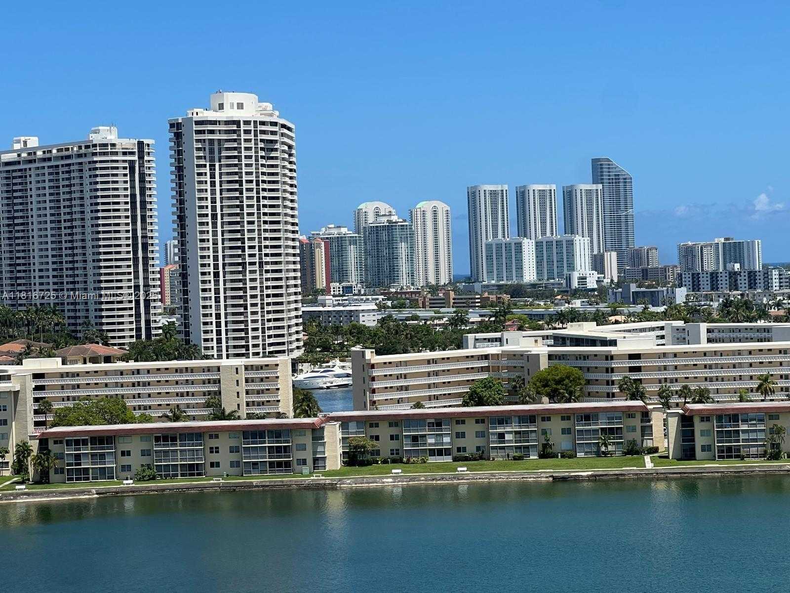 Small Image of 18051 BISCAYNE BLVD #1403, Aventura Number 57