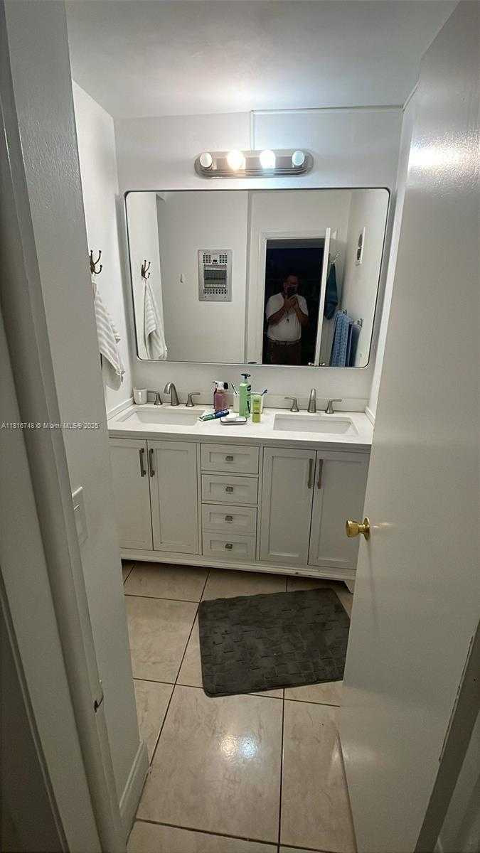 Small Image of 215 SOUTH EAST 3RD AVE #106C, Hallandale Beach Number 4