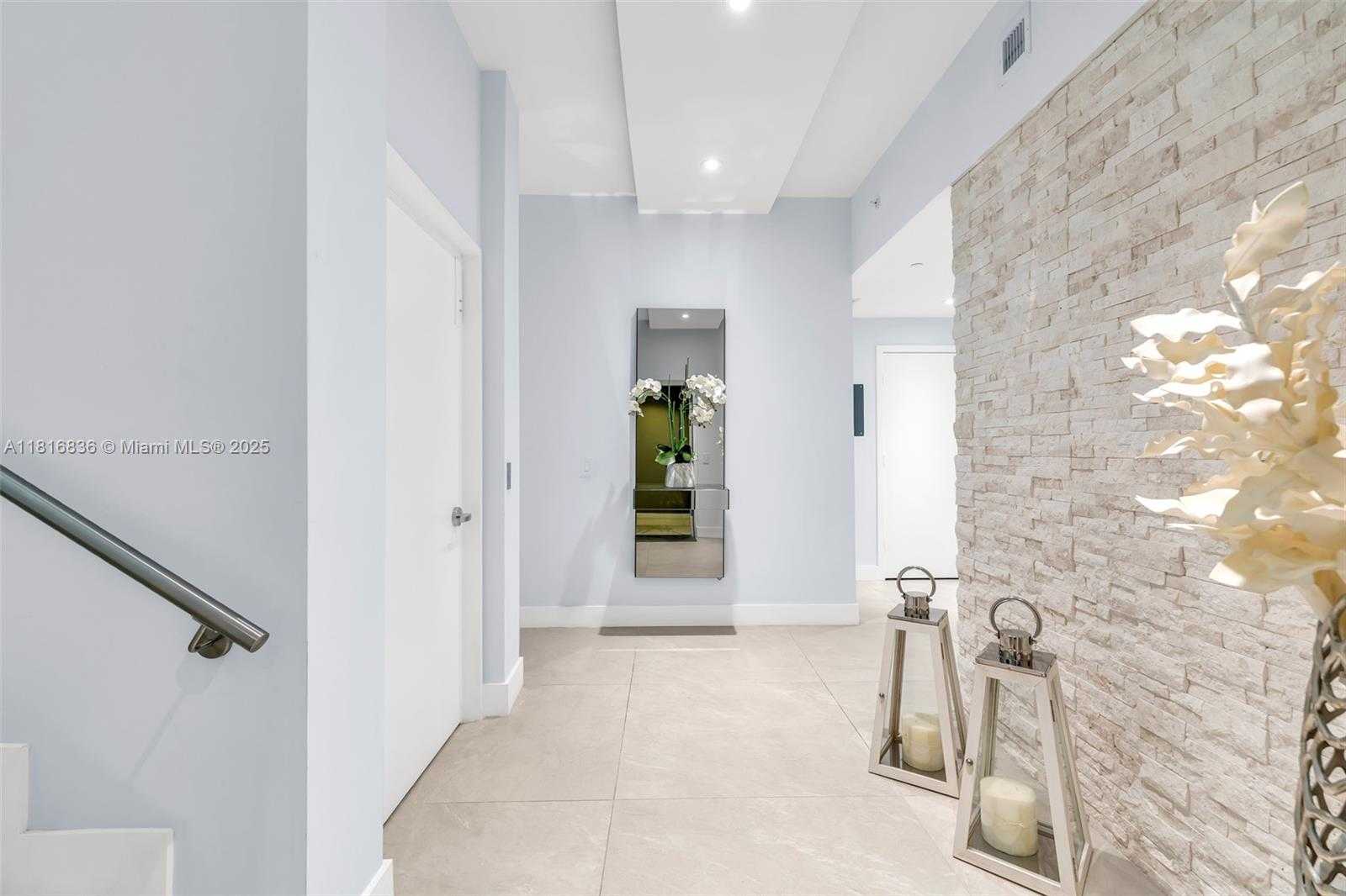 Small Image of 650 NORTH EAST 32ND ST #BH4, Miami Number 7