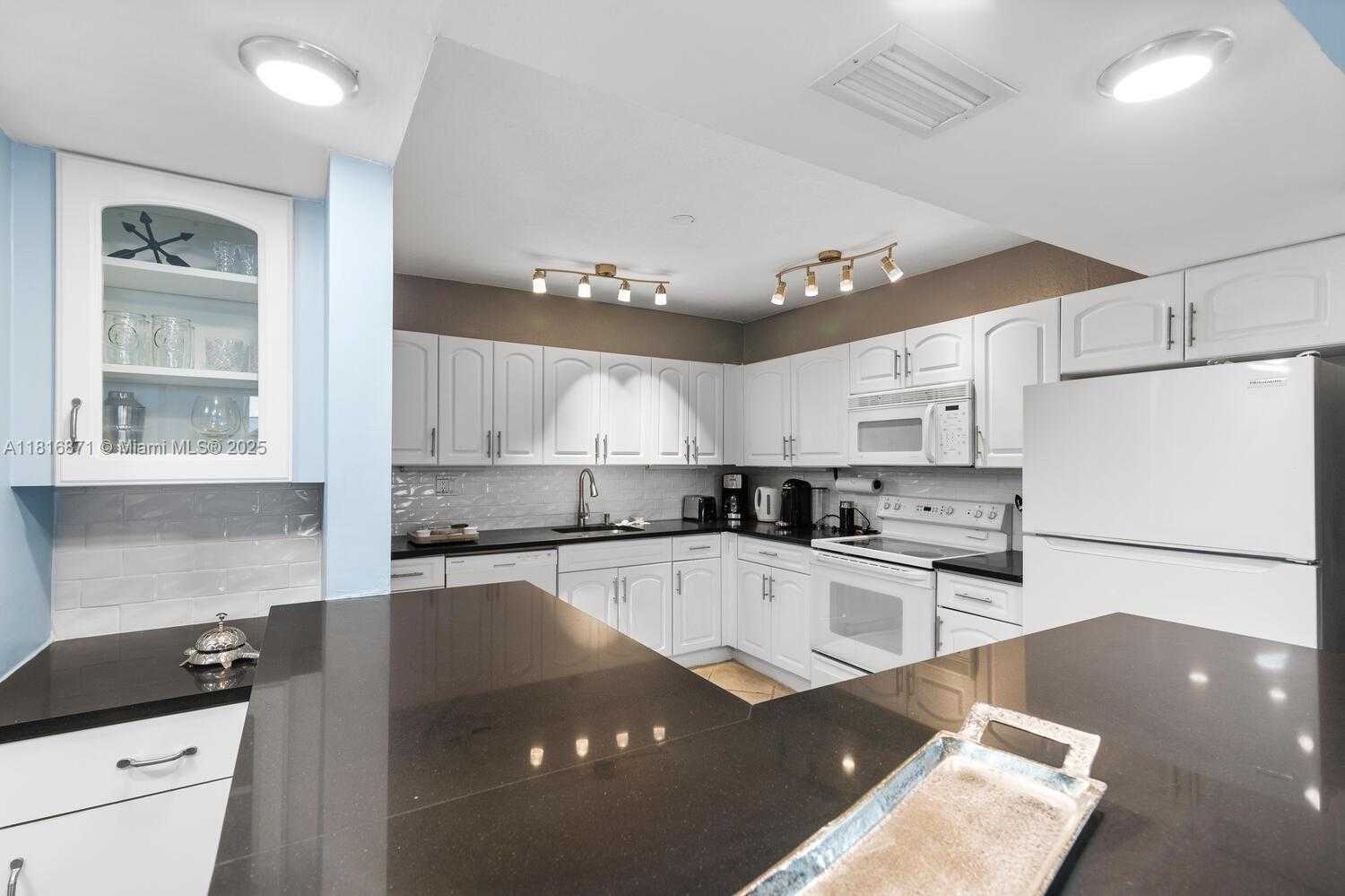 Small Image of 3725 SOUTH OCEAN DR #1224, Hollywood Number 15