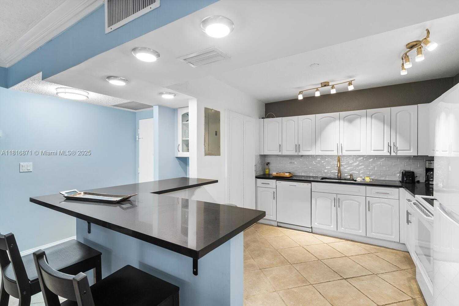 Small Image of 3725 SOUTH OCEAN DR #1224, Hollywood Number 16