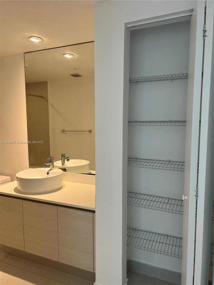 Small Image of 4250 BISCAYNE BLVD #1618, Miami Number 14