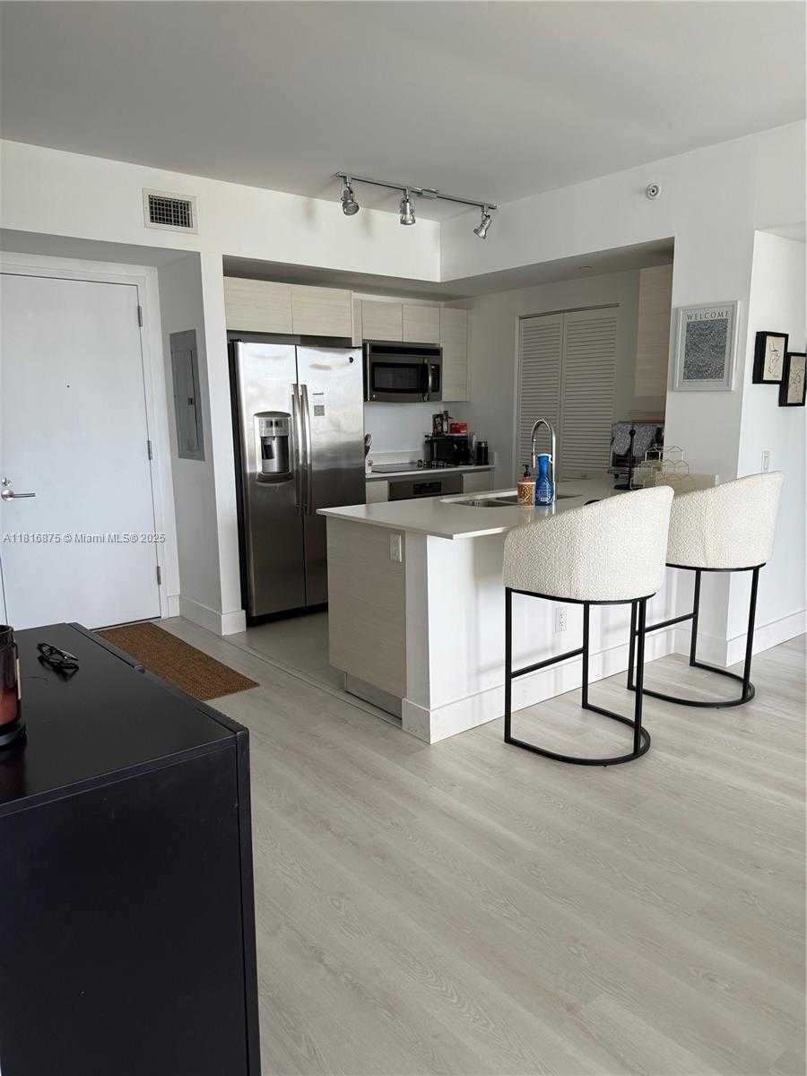 Small Image of 4250 BISCAYNE BLVD #1618, Miami Number 2