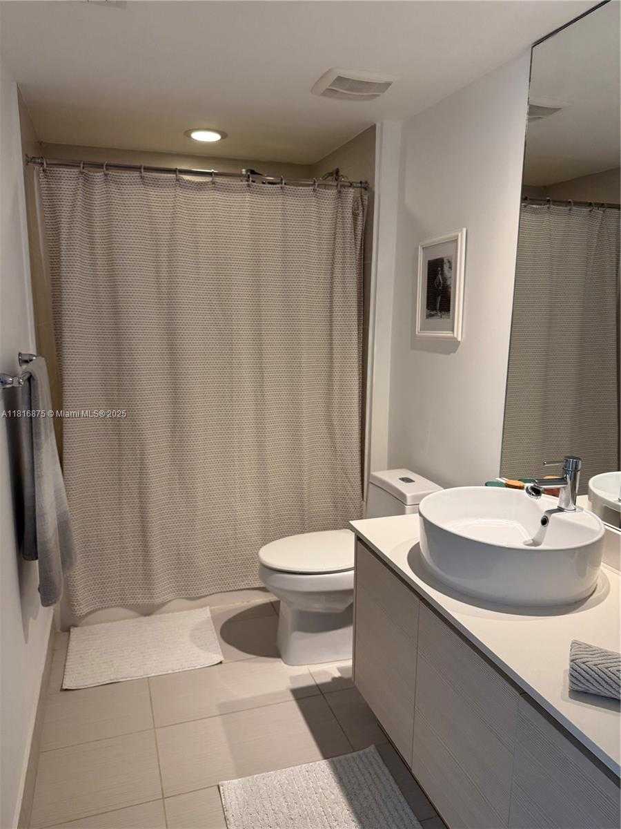 Small Image of 4250 BISCAYNE BLVD #1618, Miami Number 7
