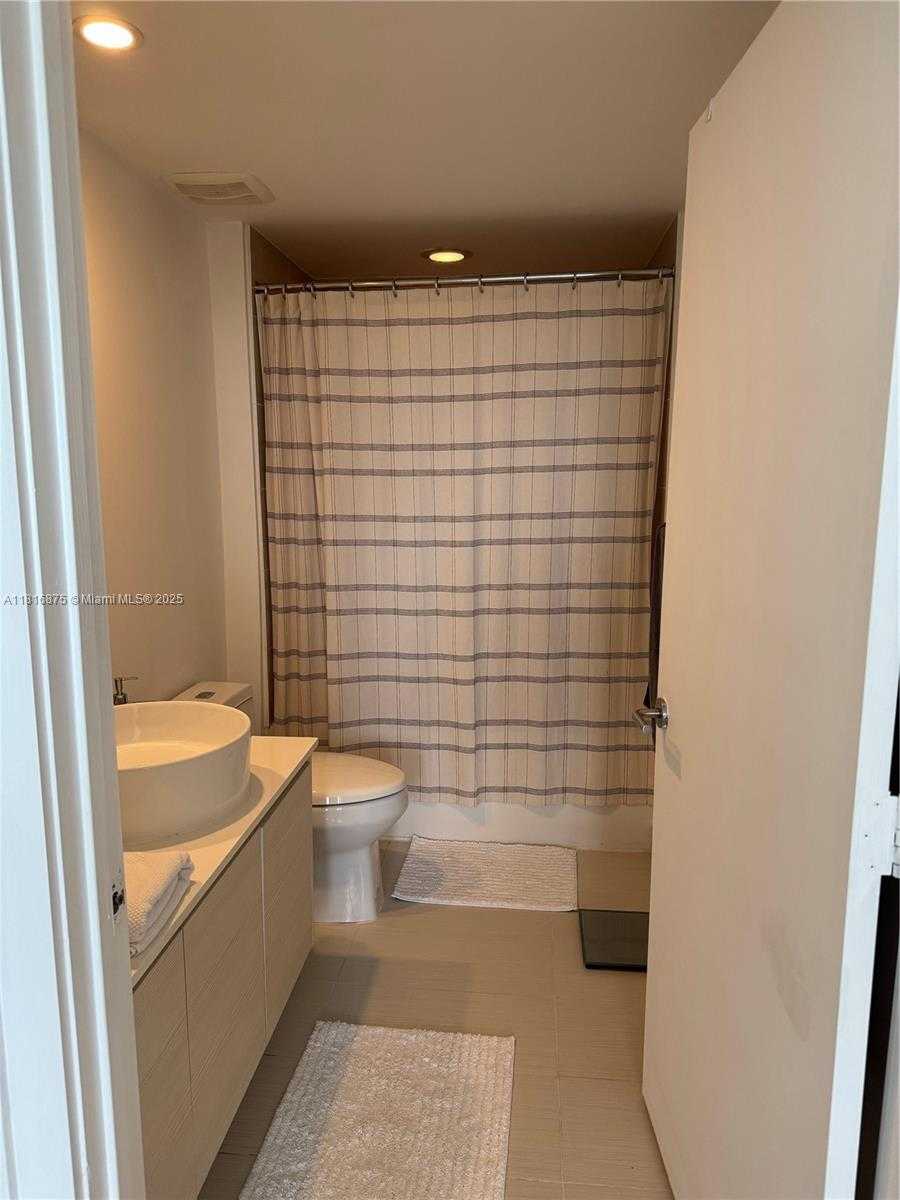Small Image of 4250 BISCAYNE BLVD #1618, Miami Number 8