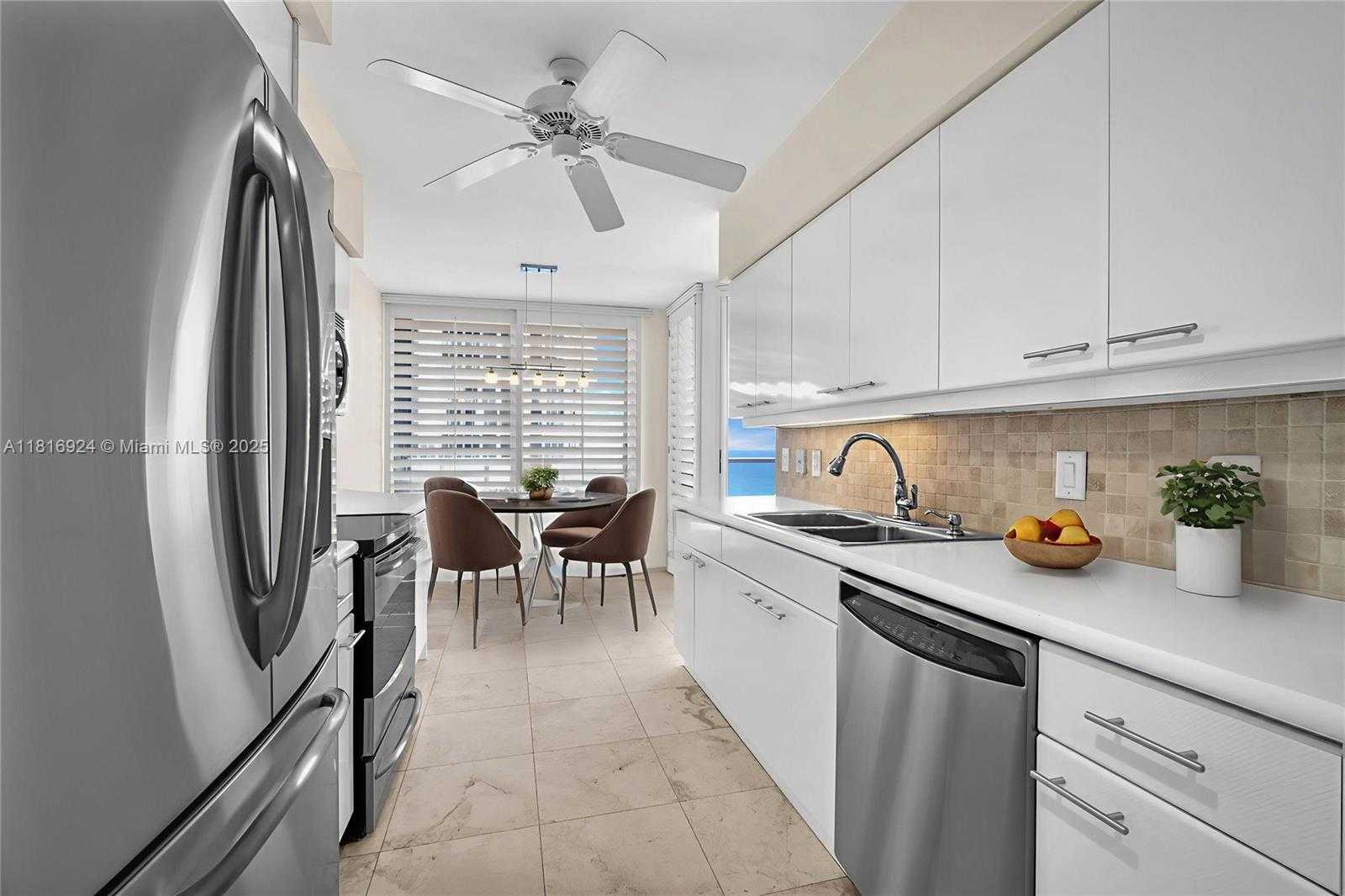 Small Image of 16445 COLLINS AVE (DIRECT OCEAN VIEW/CORNER UNIT) #1426, Sunny Isles Beach Number 11