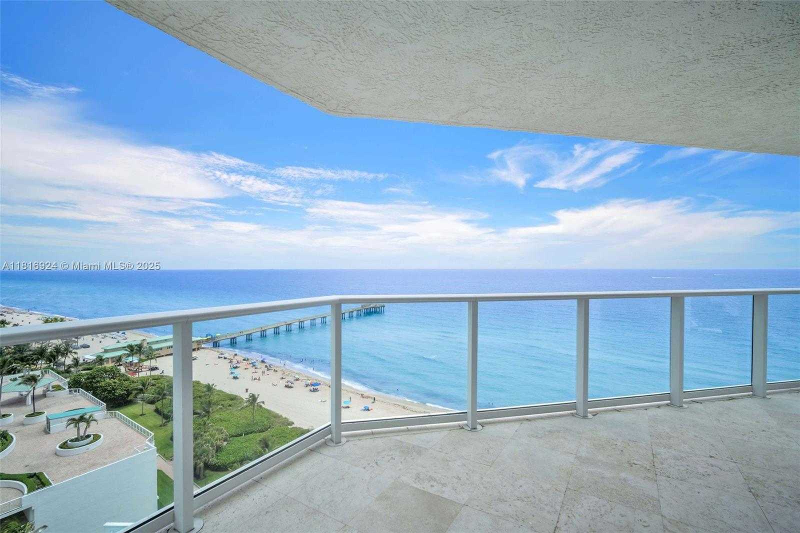 Small Image of 16445 COLLINS AVE (DIRECT OCEAN VIEW/CORNER UNIT) #1426, Sunny Isles Beach Number 3