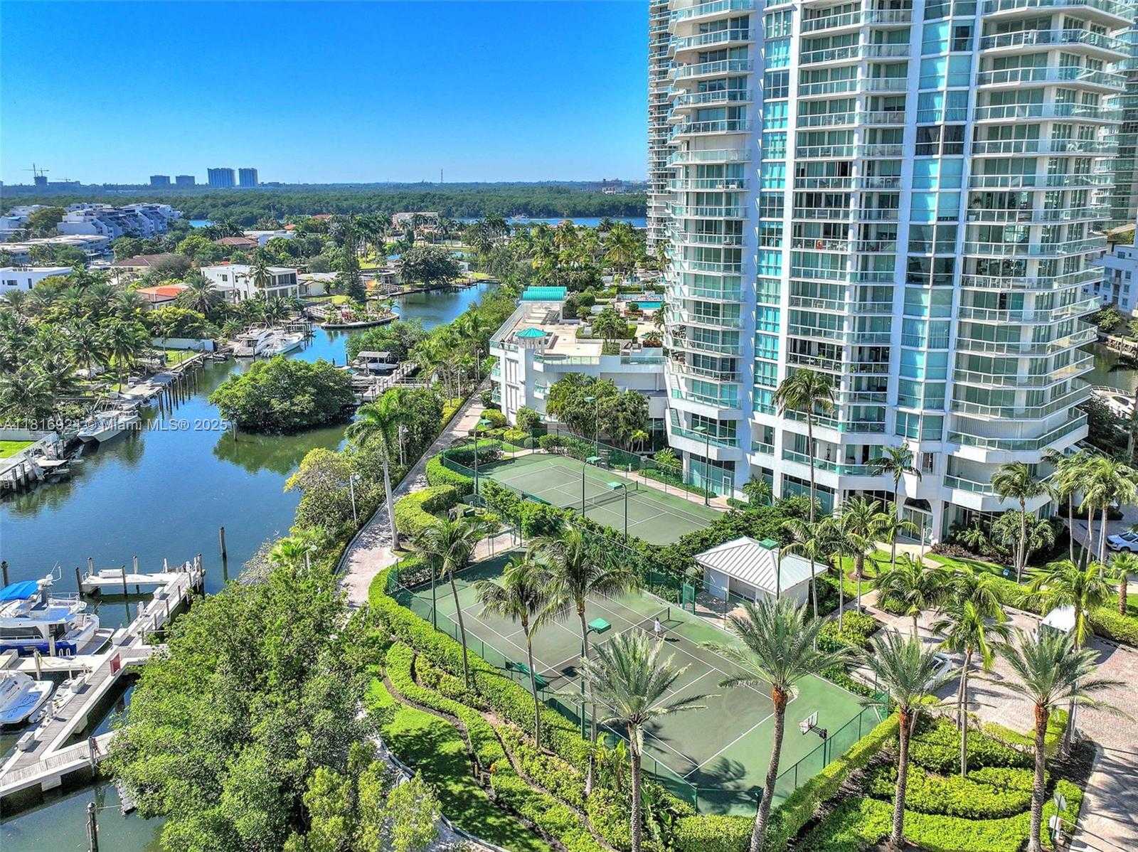 Small Image of 16445 COLLINS AVE (DIRECT OCEAN VIEW/CORNER UNIT) #1426, Sunny Isles Beach Number 32