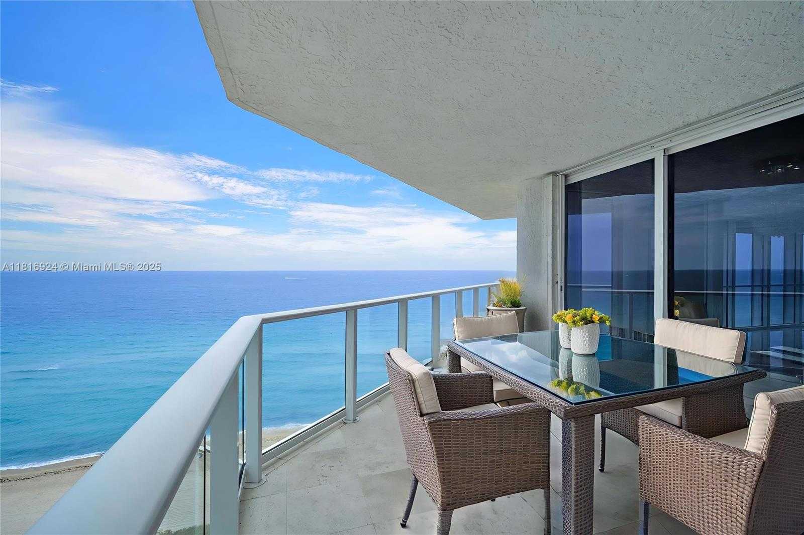 Small Image of 16445 COLLINS AVE (DIRECT OCEAN VIEW/CORNER UNIT) #1426, Sunny Isles Beach Number 39