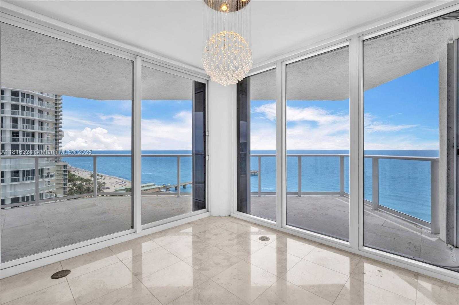 Small Image of 16445 COLLINS AVE (DIRECT OCEAN VIEW/CORNER UNIT) #1426, Sunny Isles Beach Number 41