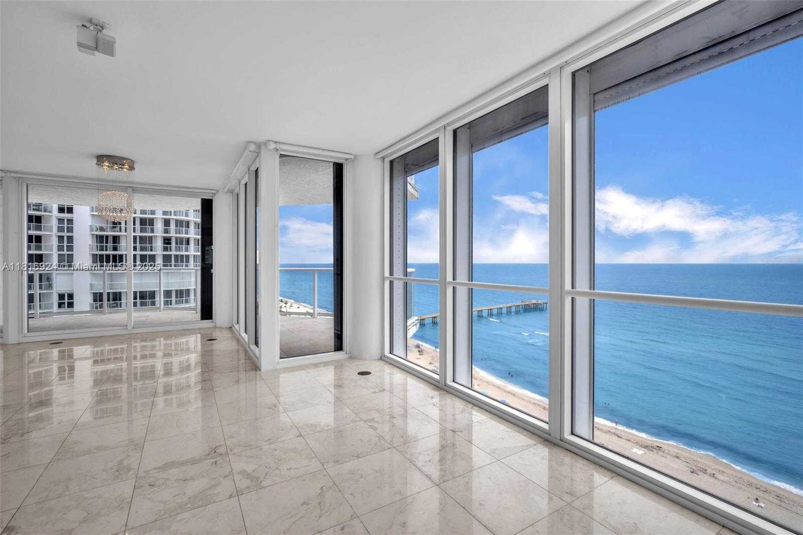 Small Image of 16445 COLLINS AVE (DIRECT OCEAN VIEW/CORNER UNIT) #1426, Sunny Isles Beach Number 43