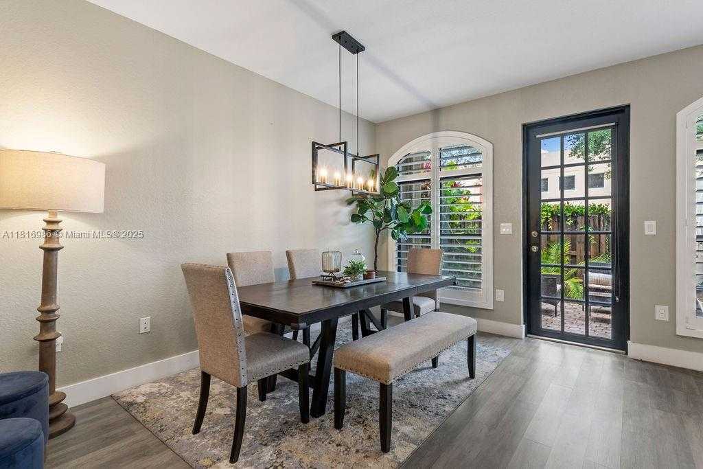 Small Image of 3058 NORTH WEST 103RD PATH, Doral Number 4