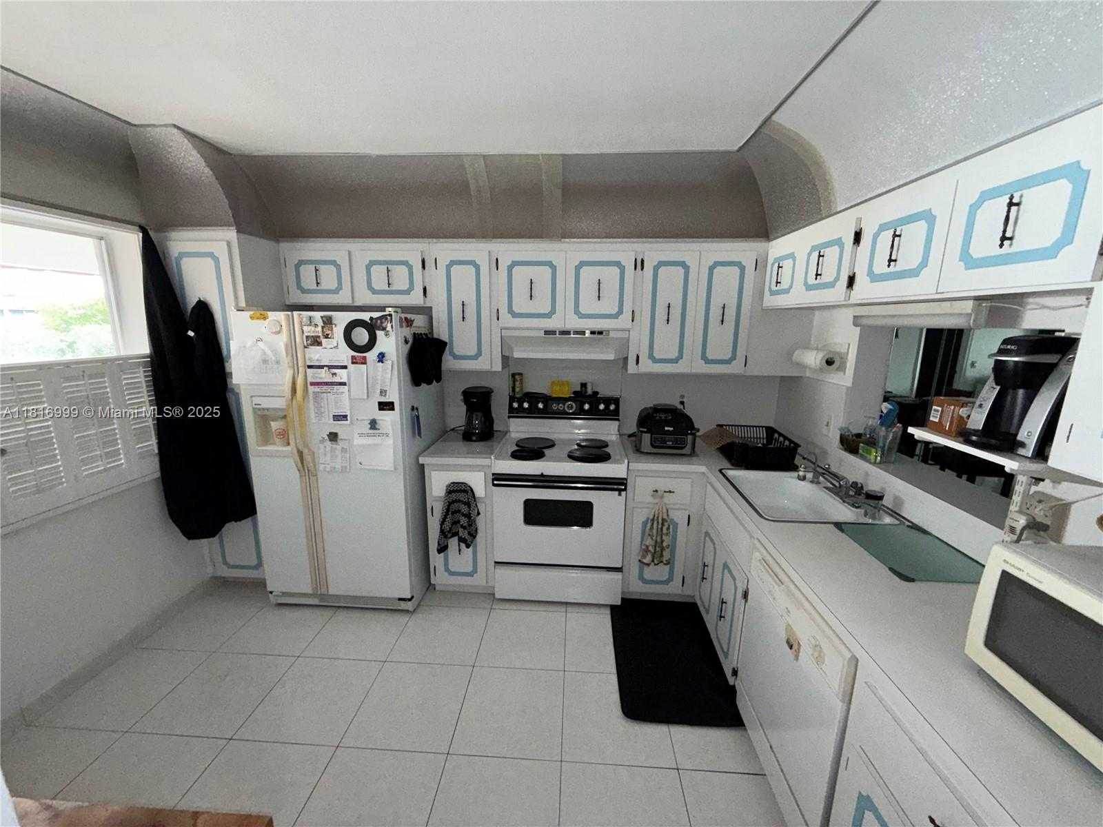 Small Image of 3581 INVERRARY DR #410, Lauderhill Number 2