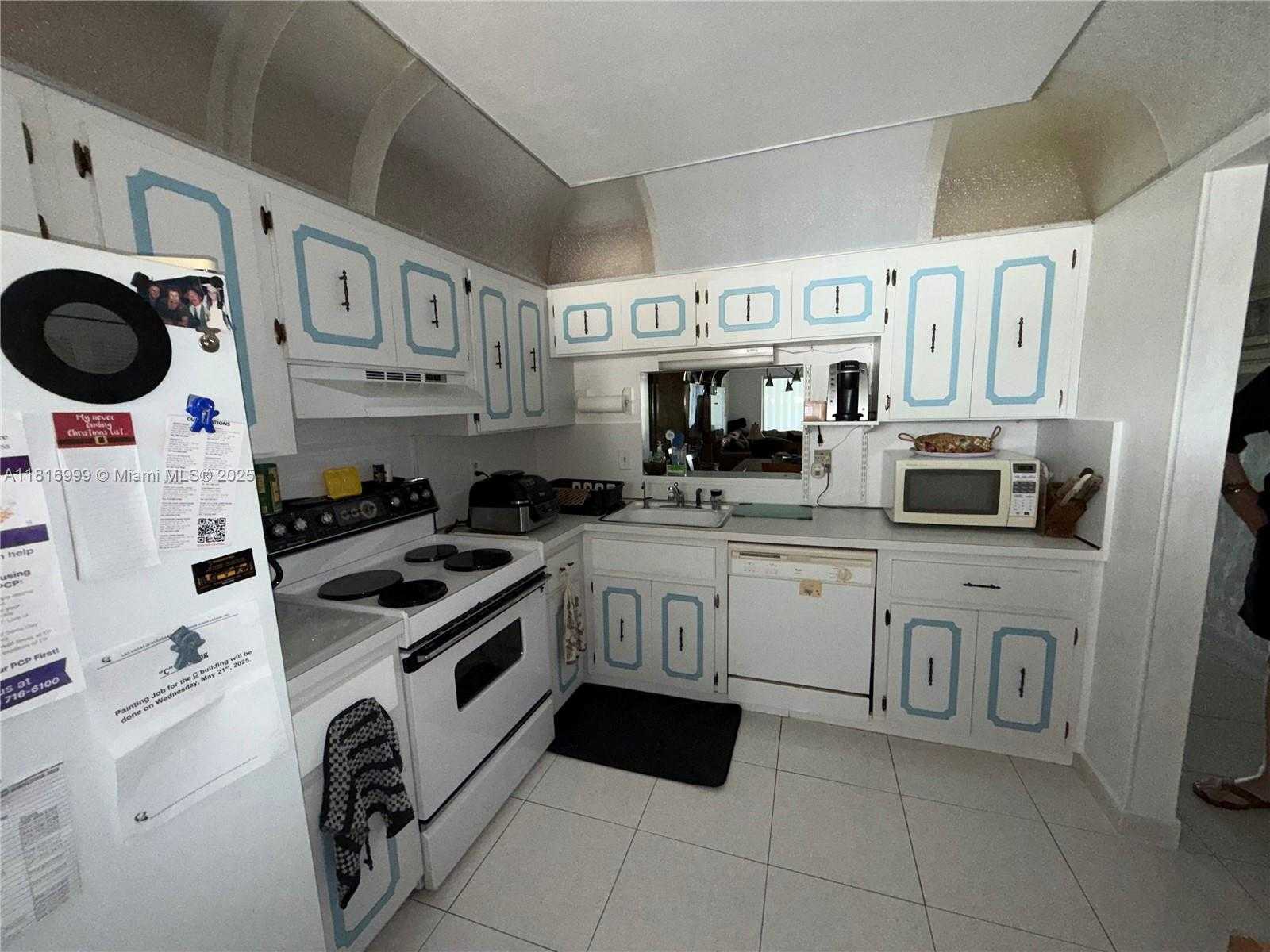 Small Image of 3581 INVERRARY DR #410, Lauderhill Number 3