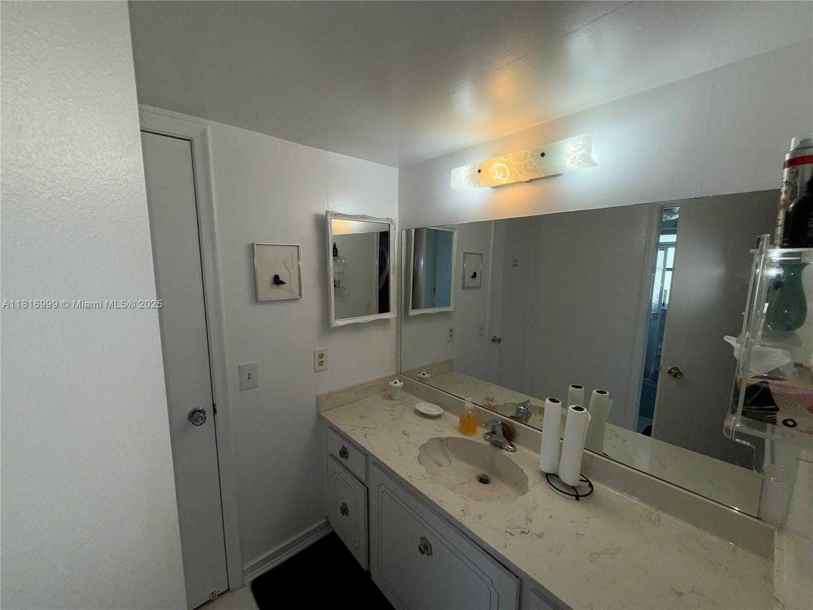 Small Image of 3581 INVERRARY DR #410, Lauderhill Number 9