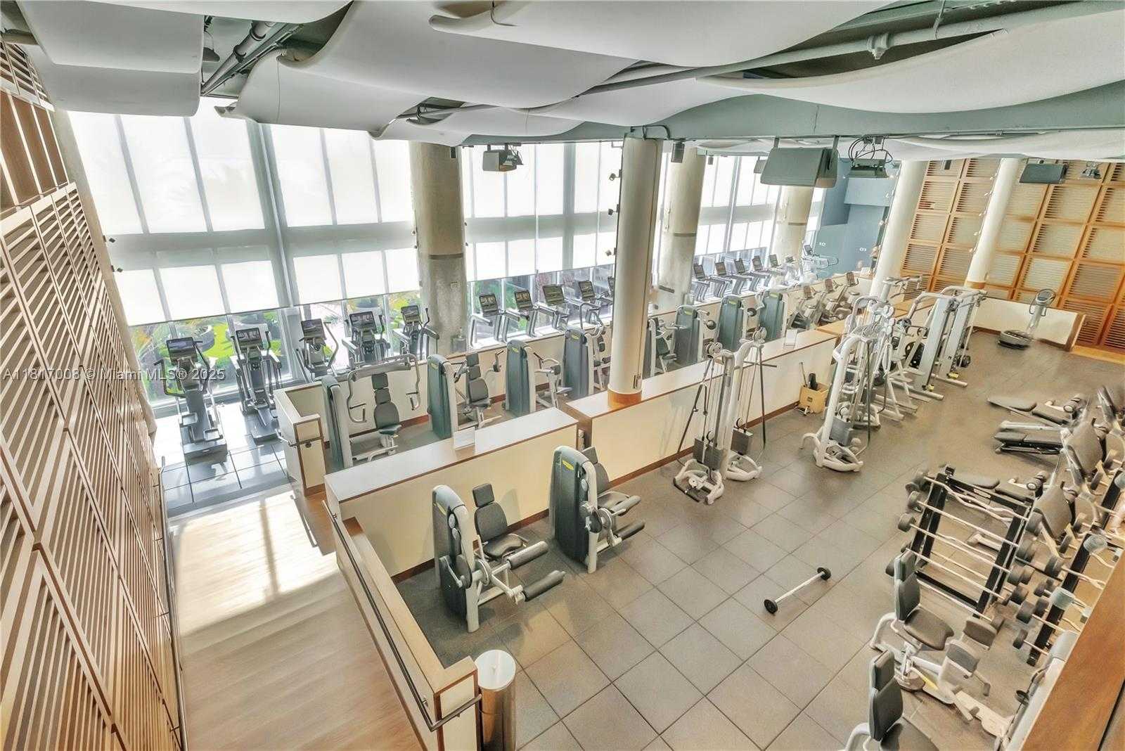 Small Image of 6799 COLLINS AVE #405, Miami Beach Number 21
