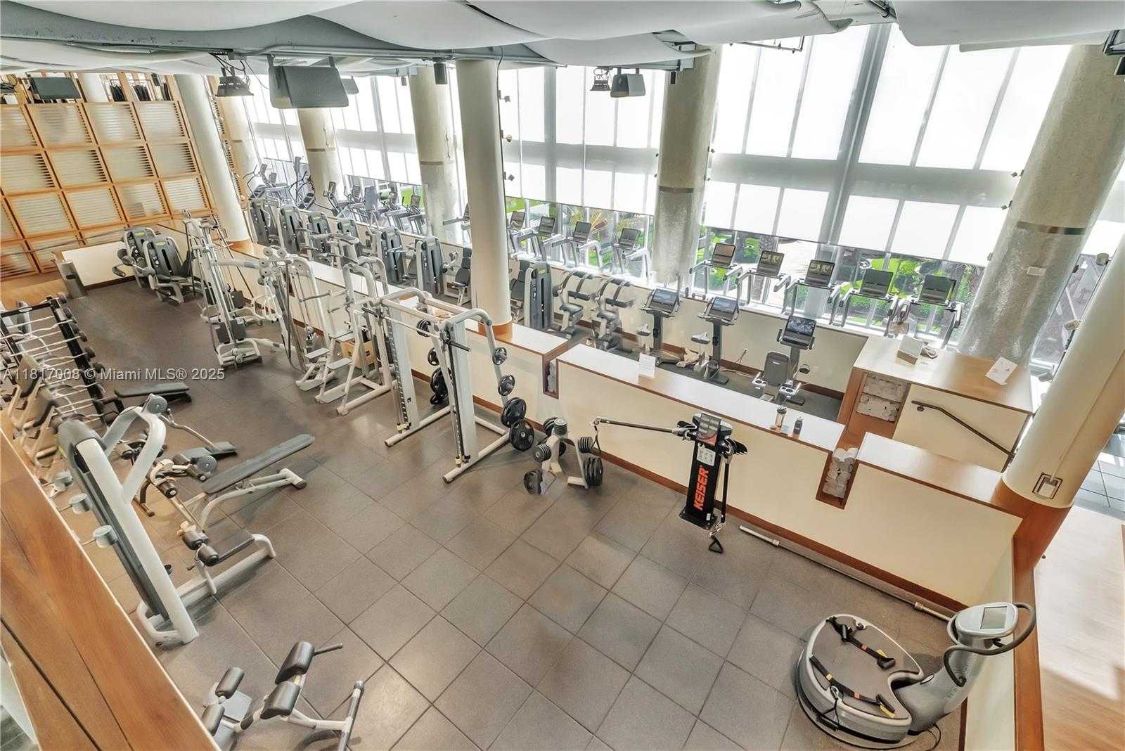 Small Image of 6799 COLLINS AVE #405, Miami Beach Number 22
