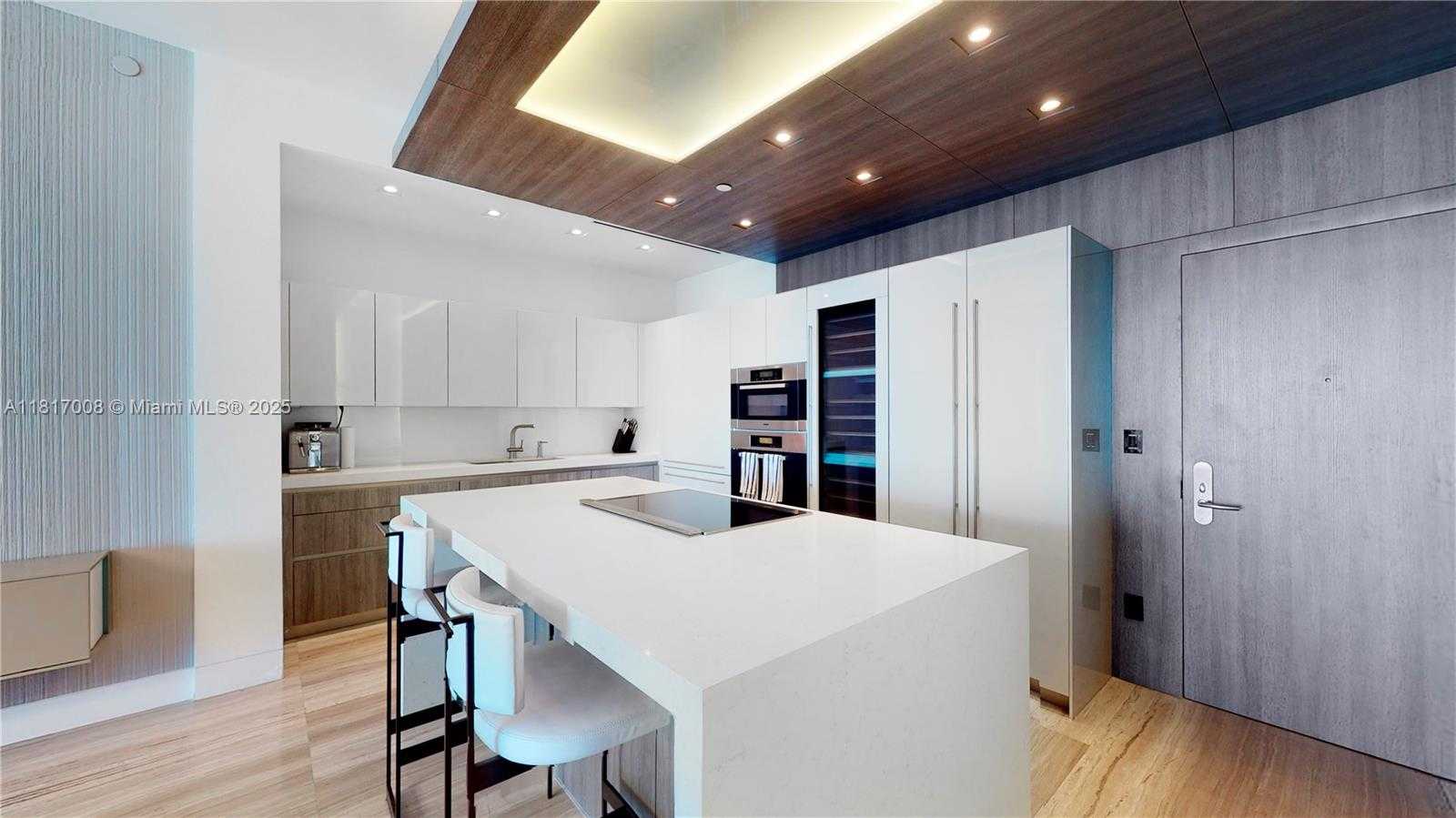 Small Image of 6799 COLLINS AVE #405, Miami Beach Number 4