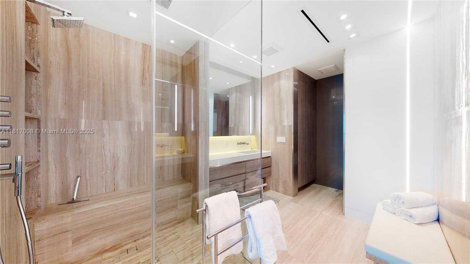 Small Image of 6799 COLLINS AVE #405, Miami Beach Number 9