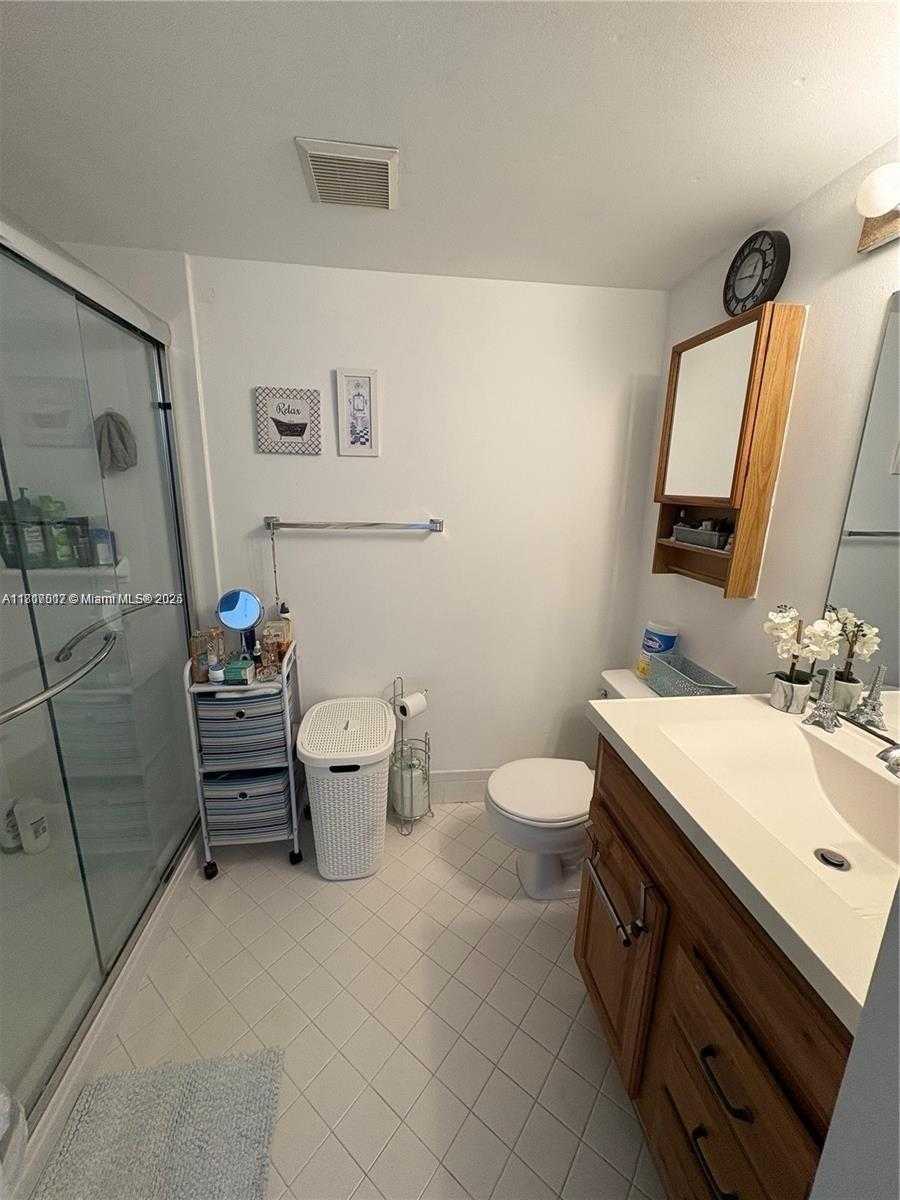 Small Image of 13455 SOUTH WEST 16TH CT #212F, Pembroke Pines Number 7