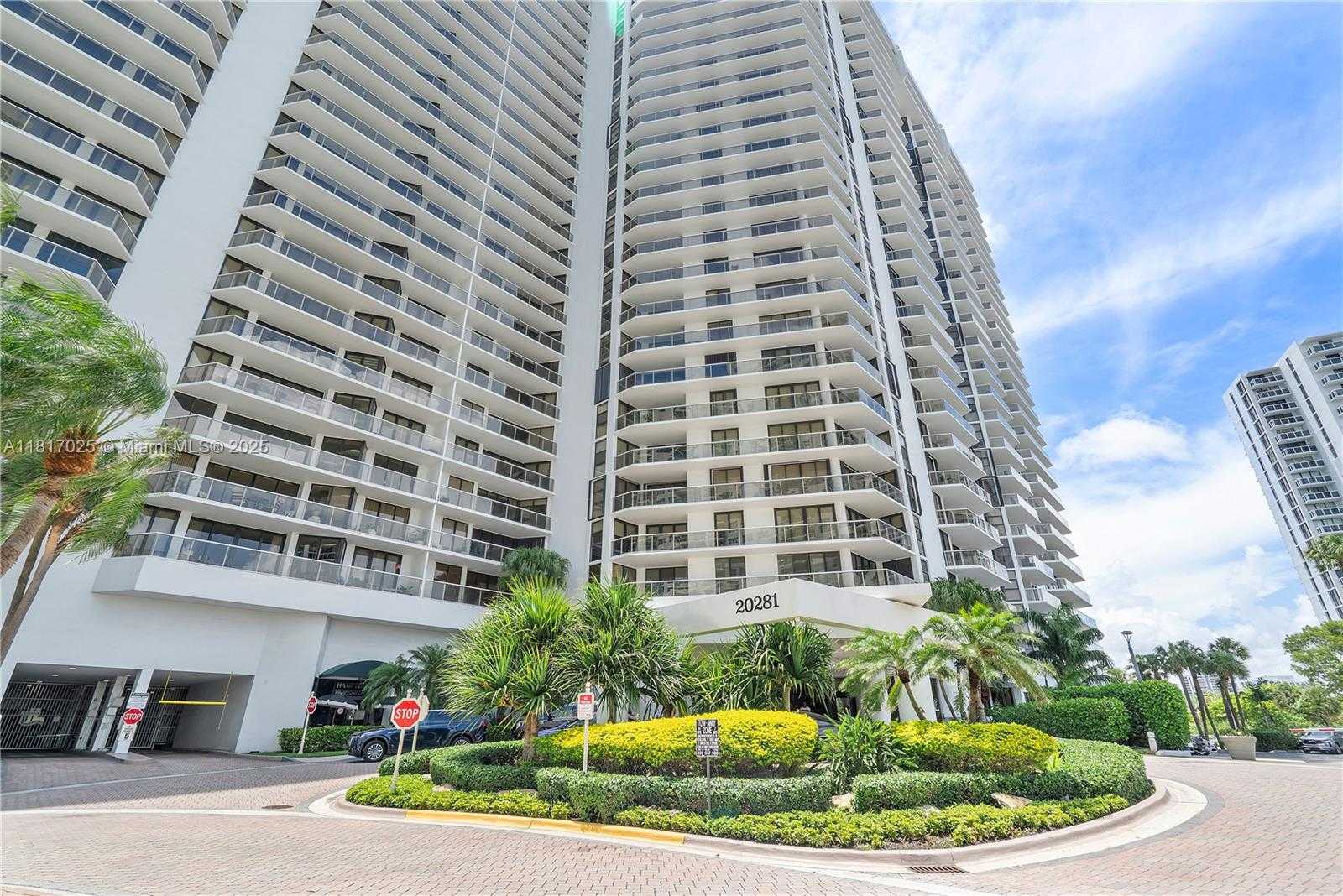 Small Image of 20281 EAST COUNTRY CLUB DR #604, Aventura Number 3