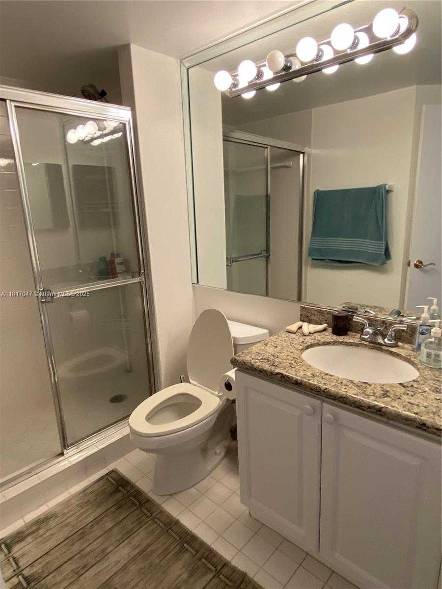 Small Image of 6422 COLLINS AVE #501, Miami Beach Number 15