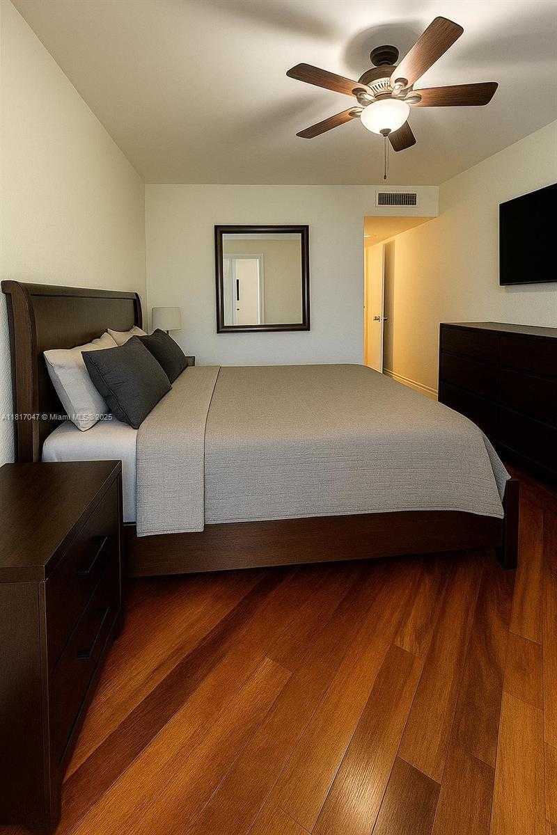 Small Image of 6422 COLLINS AVE #501, Miami Beach Number 17