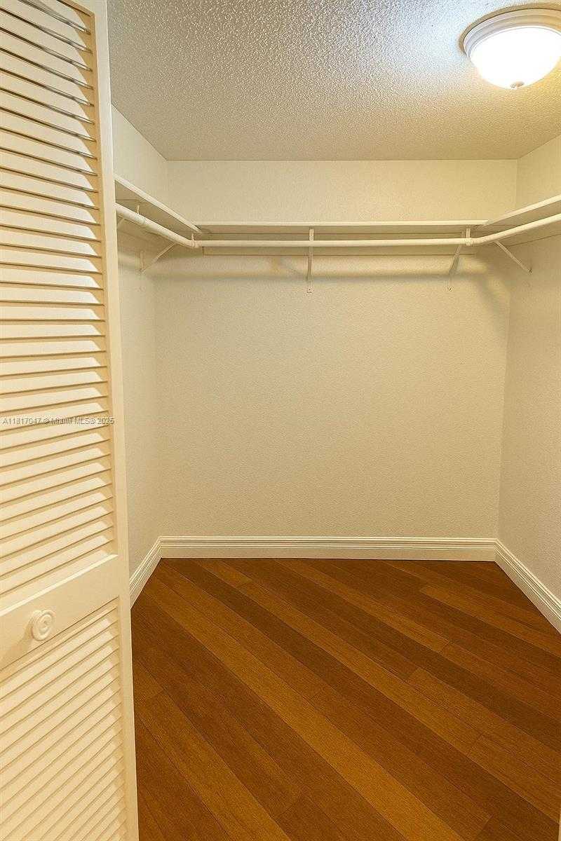 Small Image of 6422 COLLINS AVE #501, Miami Beach Number 19