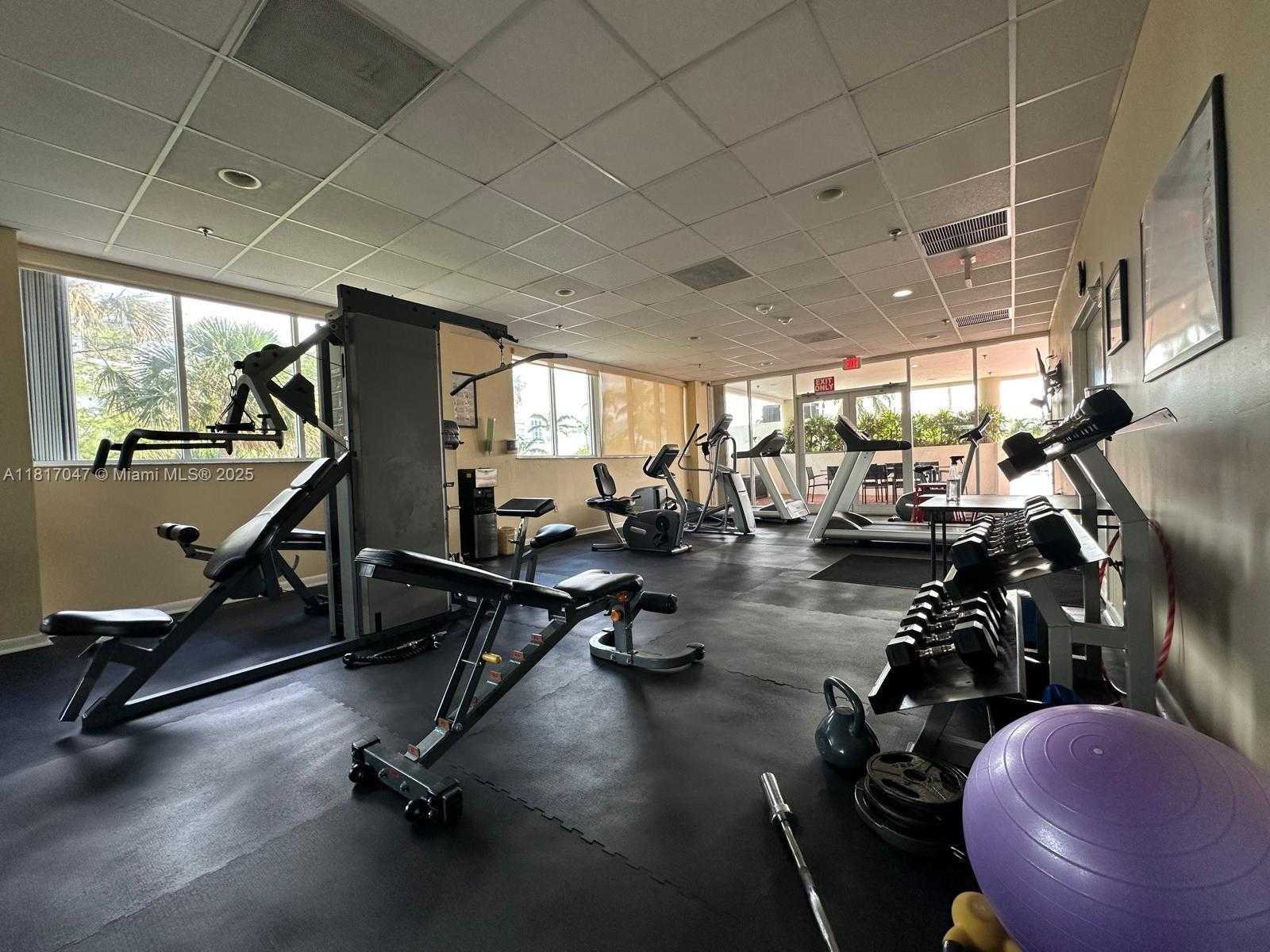 Small Image of 6422 COLLINS AVE #501, Miami Beach Number 21