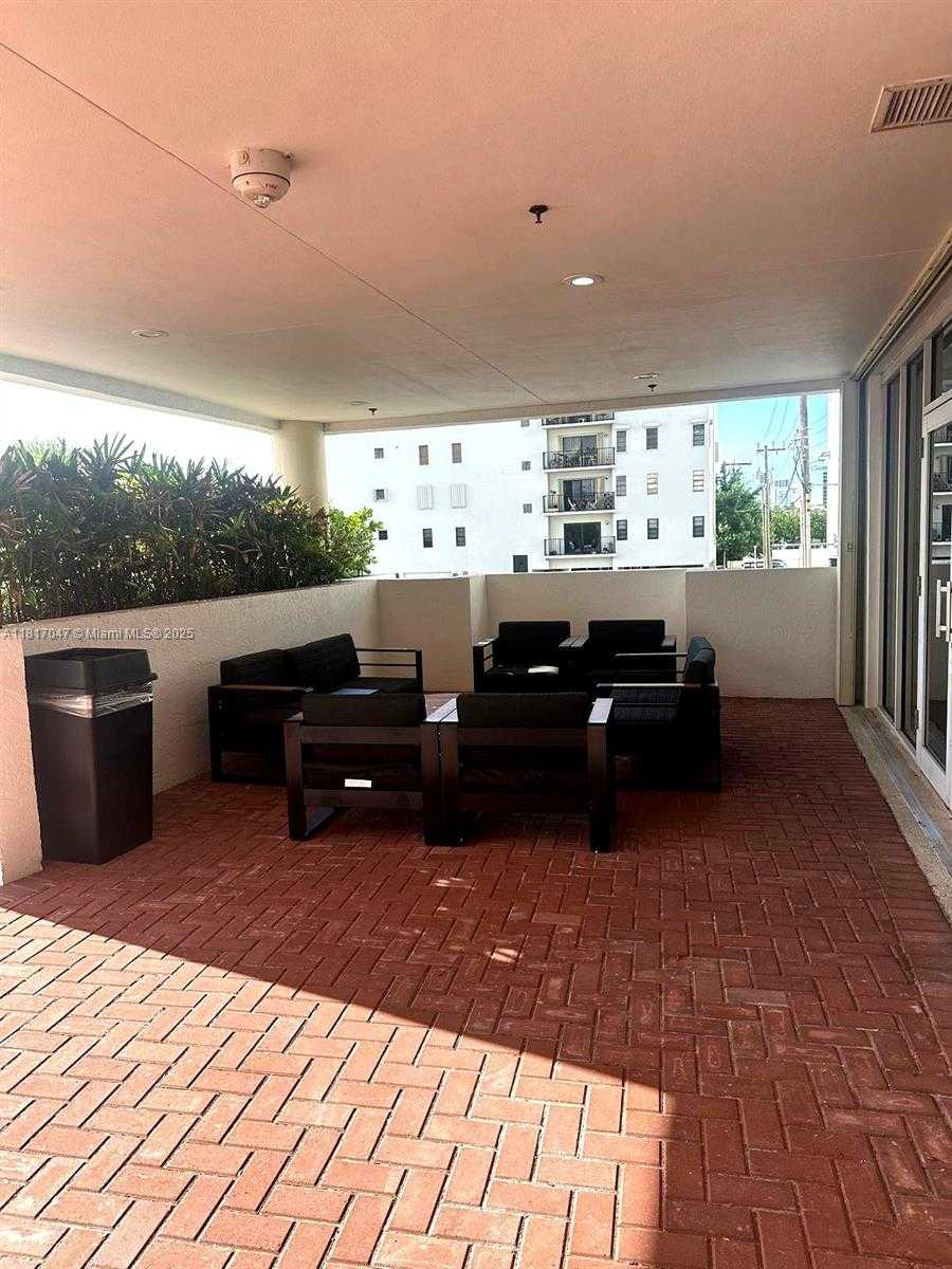 Small Image of 6422 COLLINS AVE #501, Miami Beach Number 22