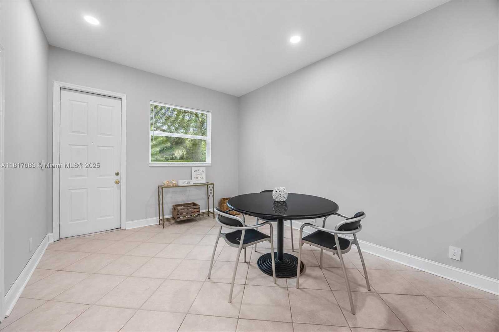 Small Image of 8328 LAGOS DE CAMPO BLVD, Tamarac Number 15
