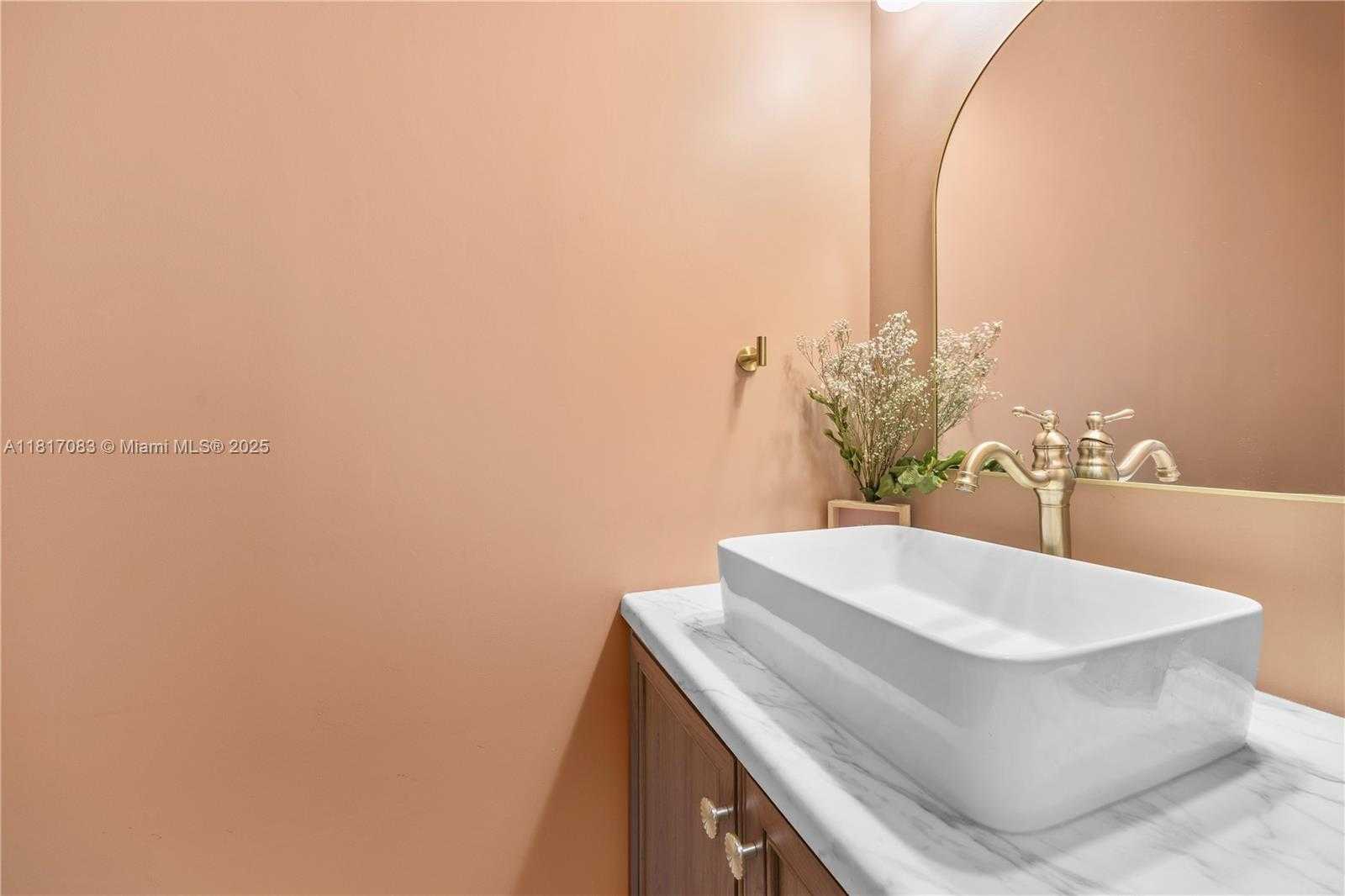 Small Image of 8328 LAGOS DE CAMPO BLVD, Tamarac Number 17