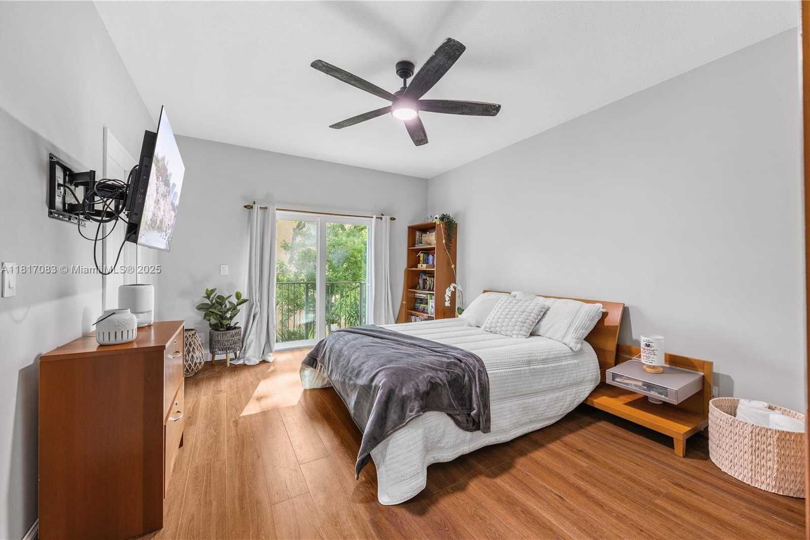 Small Image of 8328 LAGOS DE CAMPO BLVD, Tamarac Number 21