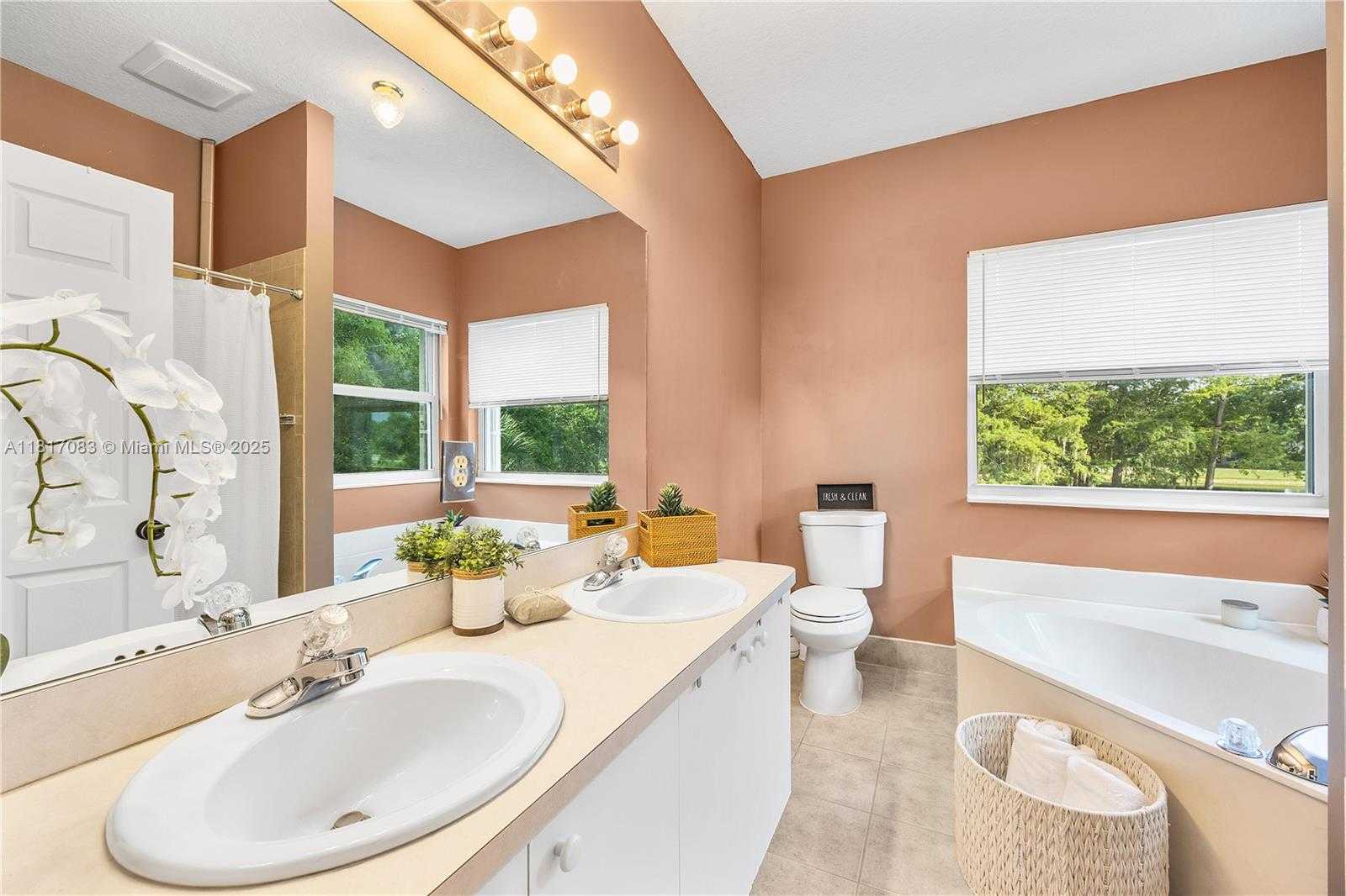 Small Image of 8328 LAGOS DE CAMPO BLVD, Tamarac Number 26