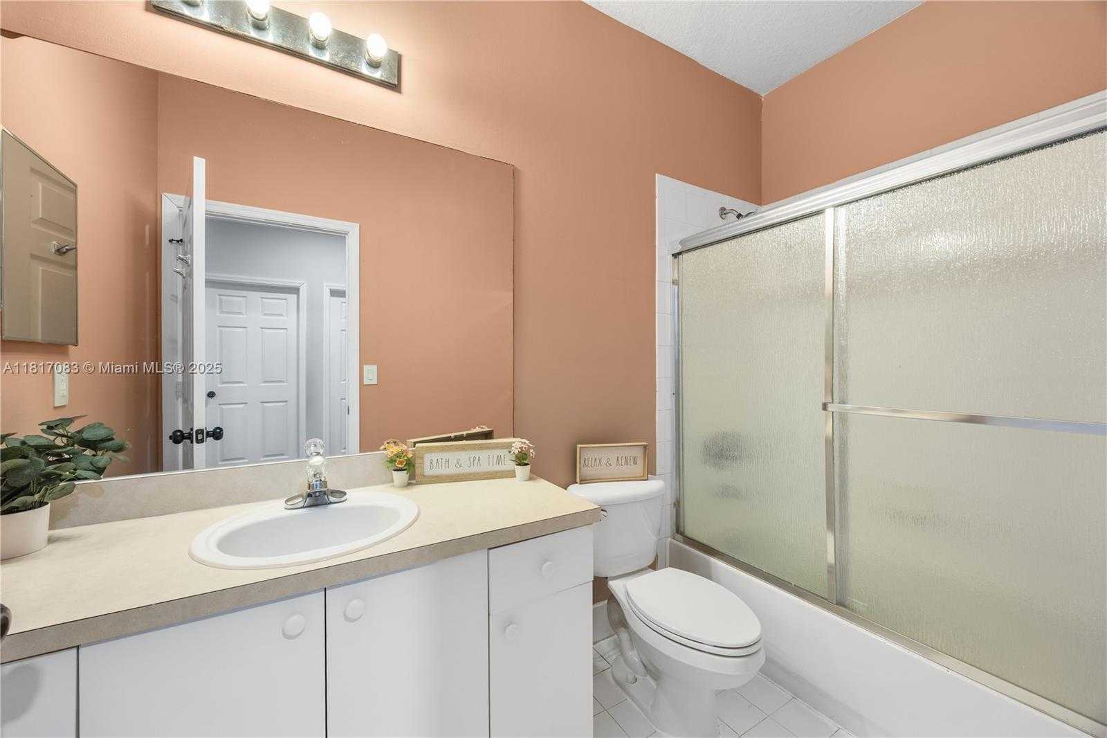 Small Image of 8328 LAGOS DE CAMPO BLVD, Tamarac Number 30