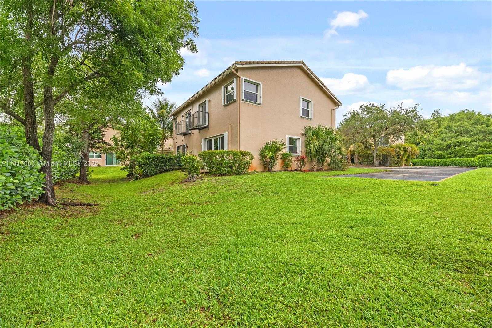 Small Image of 8328 LAGOS DE CAMPO BLVD, Tamarac Number 39
