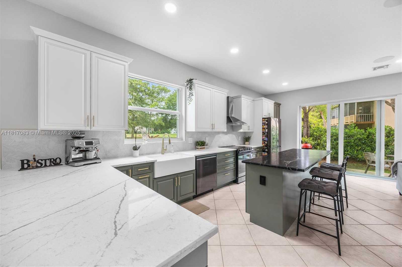 Small Image of 8328 LAGOS DE CAMPO BLVD, Tamarac Number 5
