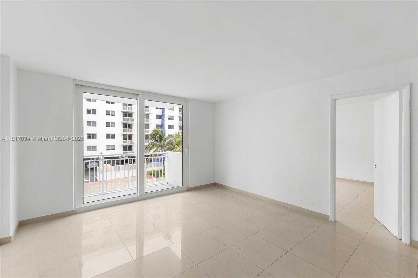 Small Image of 345 OCEAN DR #321, Miami Beach Number 2