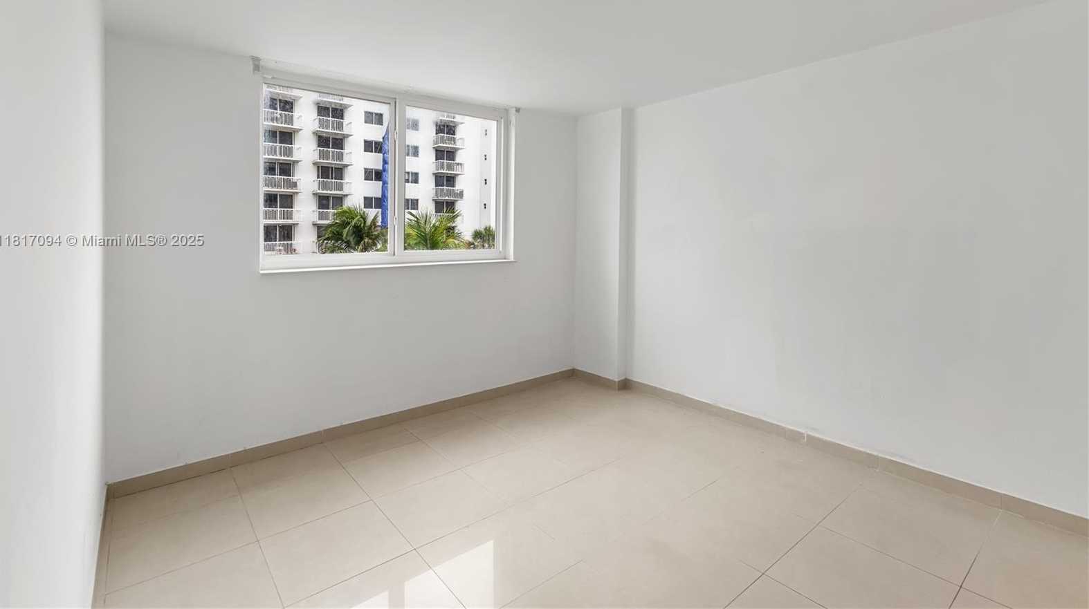 Small Image of 345 OCEAN DR #321, Miami Beach Number 5