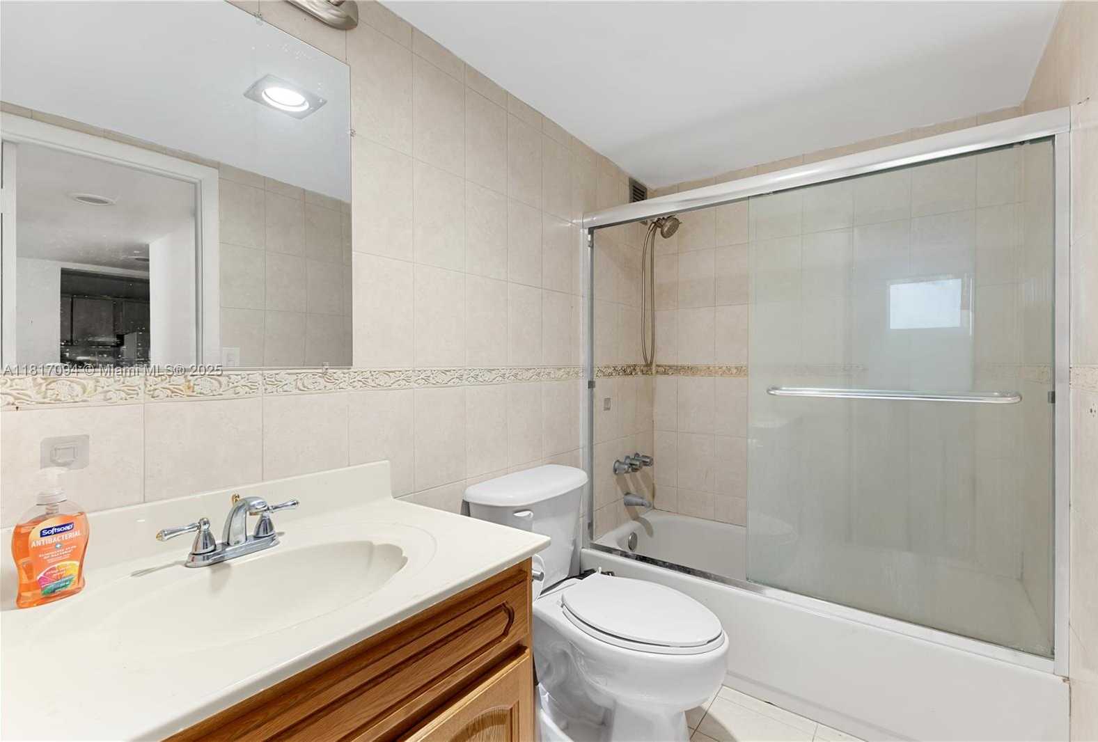 Small Image of 345 OCEAN DR #321, Miami Beach Number 7