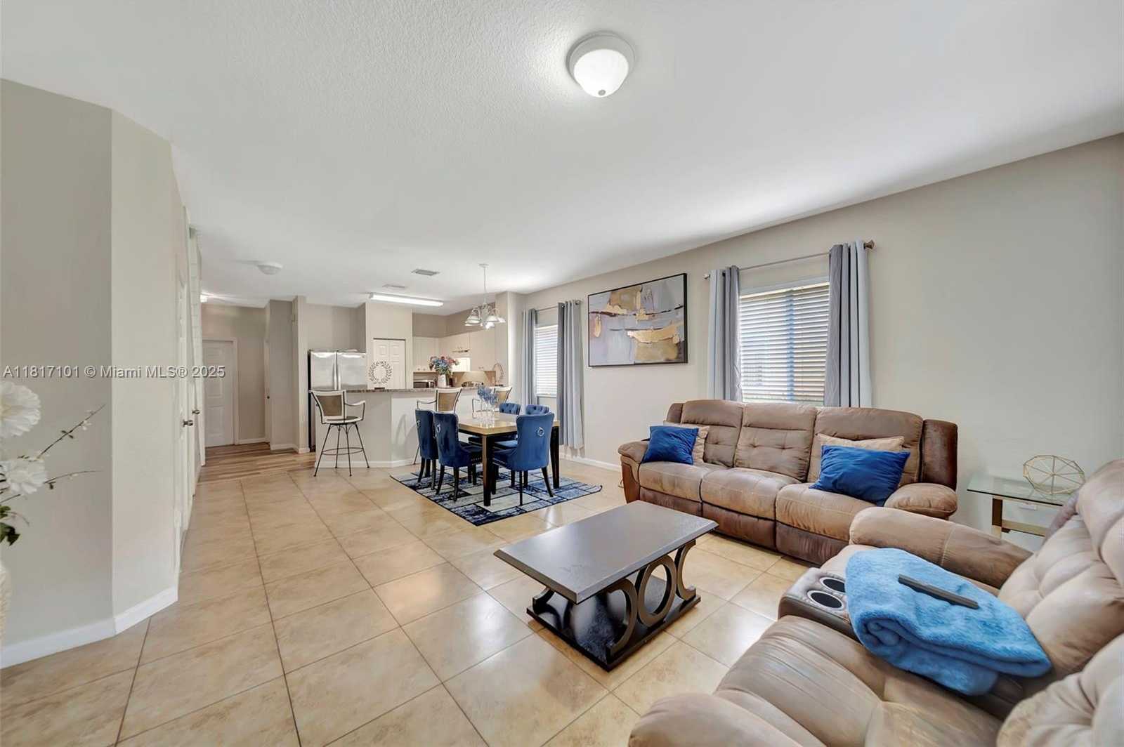 Small Image of 530 SAINT MICHELLE WAY, Margate Number 11