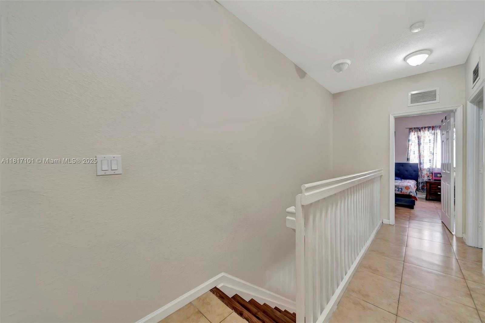 Small Image of 530 SAINT MICHELLE WAY, Margate Number 16