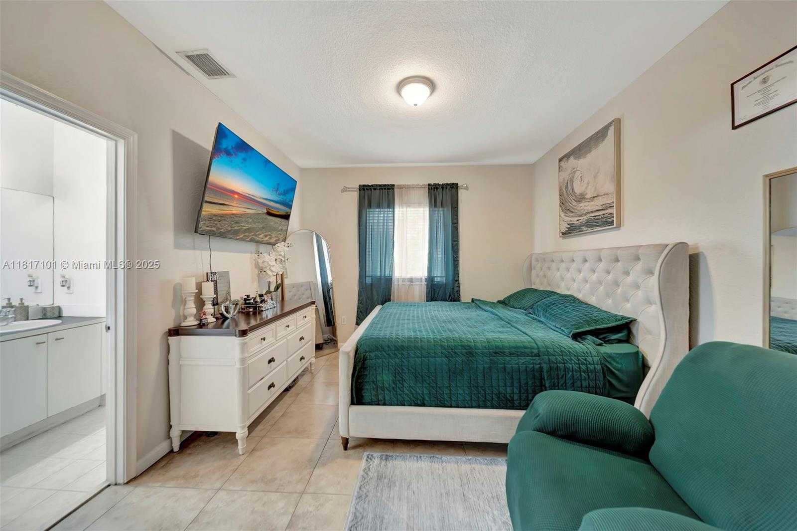 Small Image of 530 SAINT MICHELLE WAY, Margate Number 17