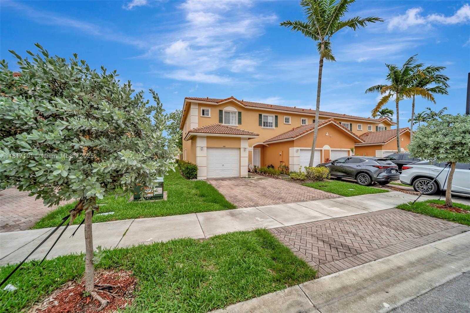 Small Image of 530 SAINT MICHELLE WAY, Margate Number 2