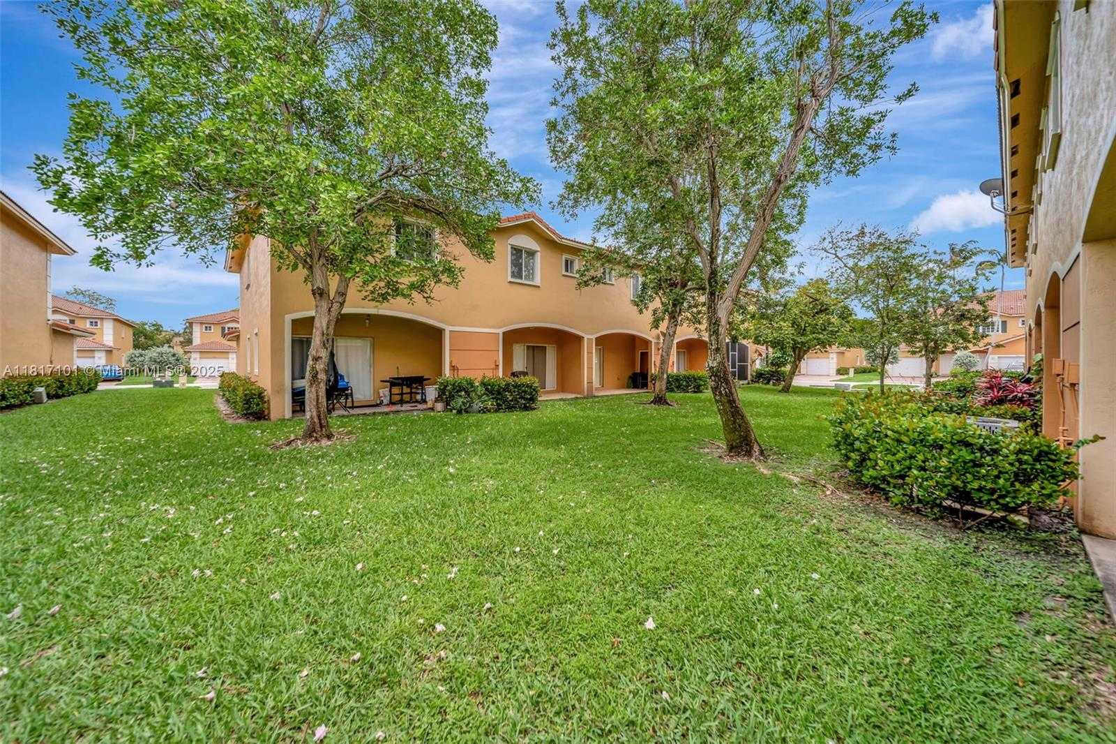 Small Image of 530 SAINT MICHELLE WAY, Margate Number 27